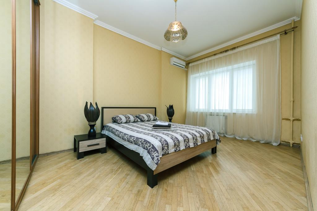 Apartment On Khreshchatyk 基輔 外观 照片